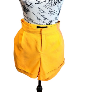 Sara Boo mid-rise mustard yellow cuffed dress shorts size medium